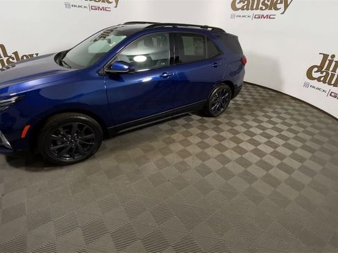 Used 2023 Chevrolet Equinox RS image 4