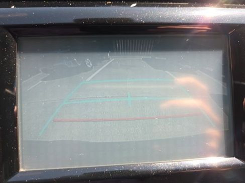 Used 2018 Toyota Camry SE image 12