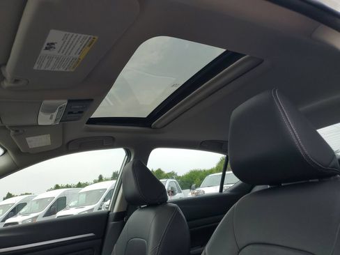 Used 2020 Nissan Altima 2.5 Platinum FWD image 10