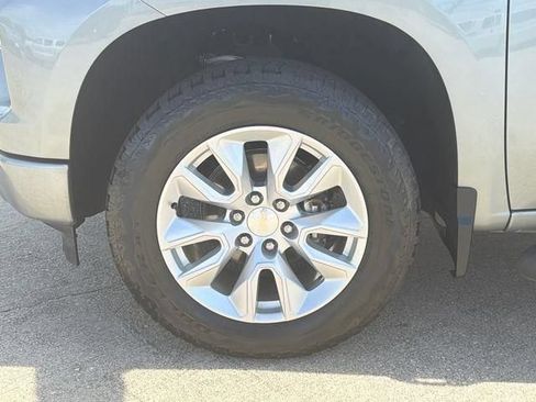Used 2023 Chevrolet Silverado 1500 Custom AWD/4WD image 11