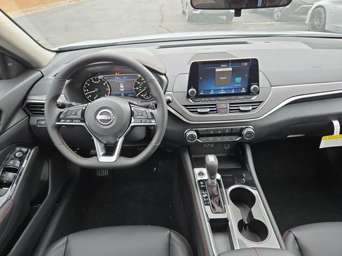 New 2025 Nissan Altima 2.5 SR image 13
