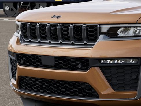 New 2026 Jeep Grand Cherokee L Limited AWD/4WD image 7