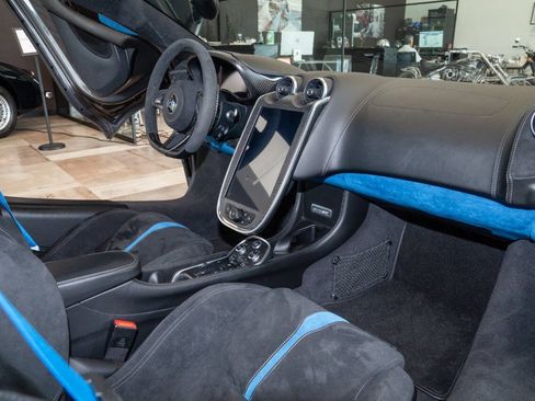 Used 2017 McLaren 570S RWD image 40