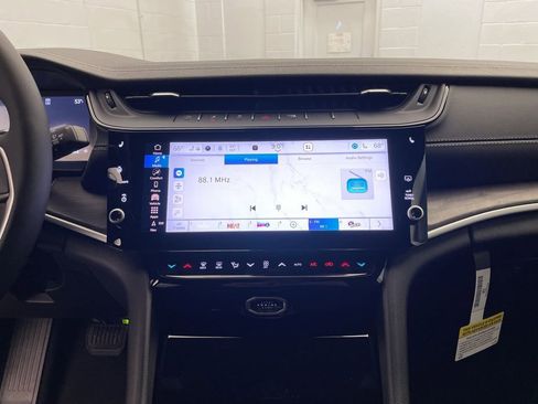 New 2026 Jeep Grand Cherokee Altitude image 10