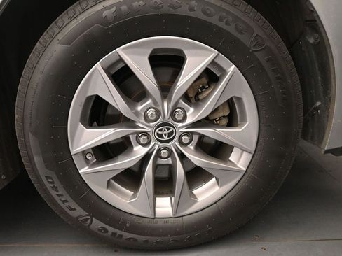Used 2021 Toyota Sienna XLE w/ XLE Plus Package AWD/4WD image 15