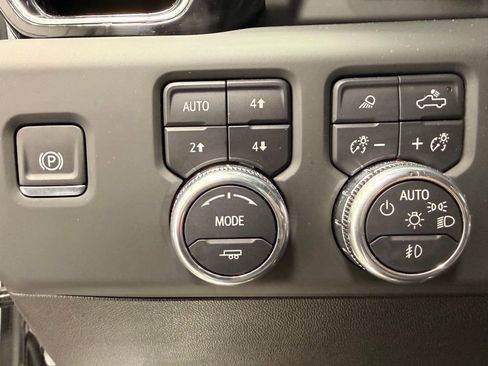 Used 2024 GMC Sierra 2500 Denali w/ Denali Reserve Package image 33