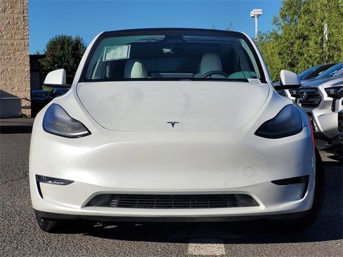 Used 2020 Tesla Model Y Performance image 3