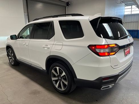 Used 2023 Honda Pilot Elite image 5