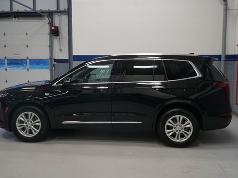 Certified 2024 Cadillac XT6 Luxury AWD/4WD image 2