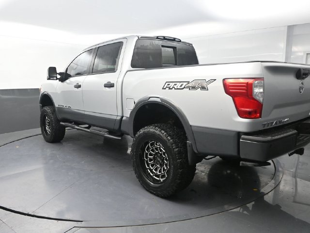 Used 2018 Nissan Titan PRO-4X w/ Pro-4x Convenience Package AWD/4WD image 6