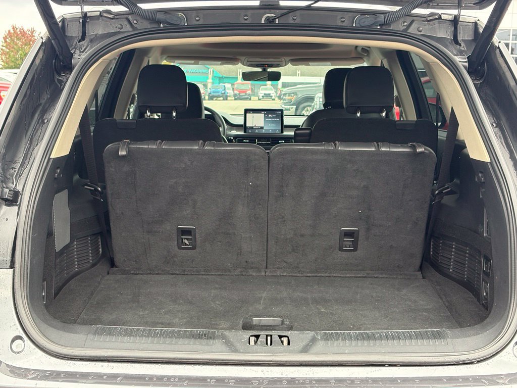 Used 2023 Lincoln Aviator AWD w/ Premium Package image 9