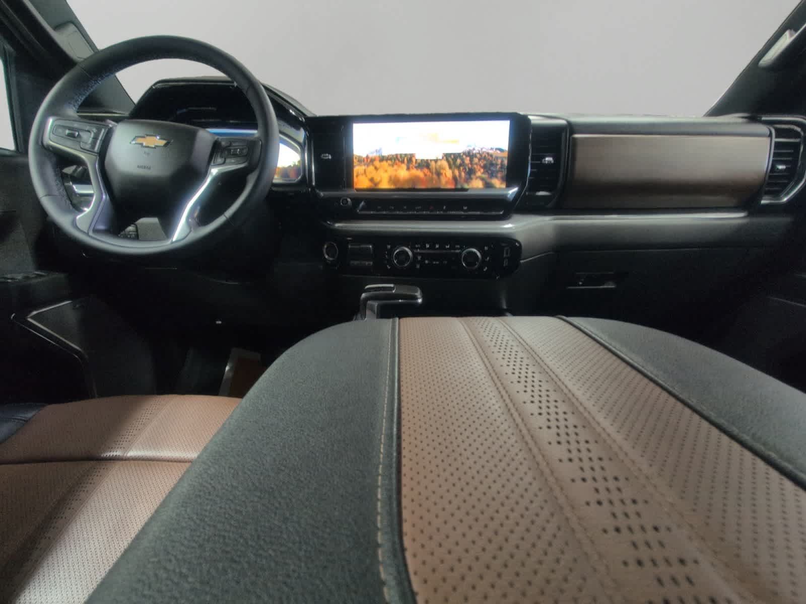 Used 2023 Chevrolet Silverado 1500 High Country AWD/4WD image 10