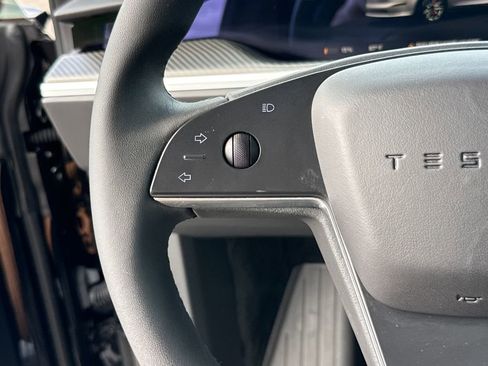 Used 2024 Tesla Model X Plaid image 13