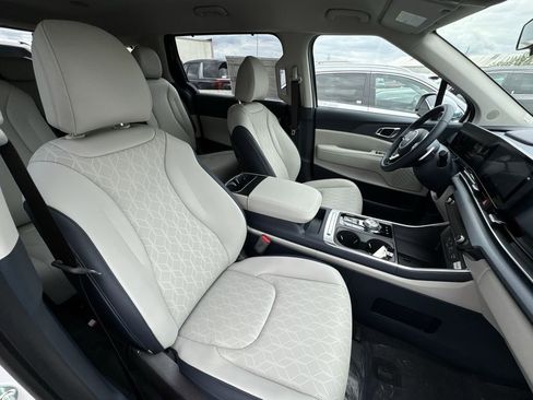 New 2026 Kia Carnival EX image 25