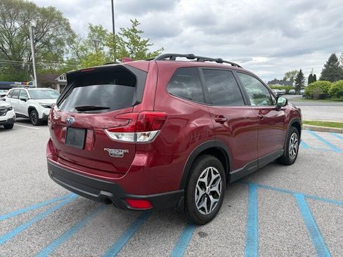 Used 2023 Subaru Forester Premium AWD/4WD image 6