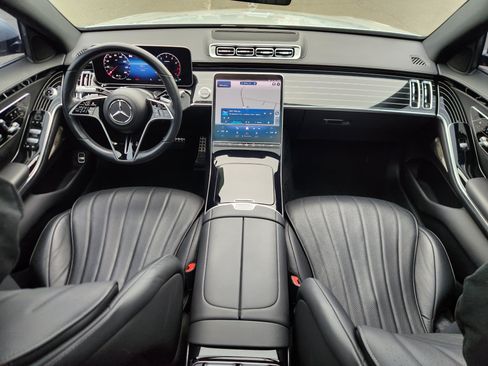 Used 2022 Mercedes-Benz S 500 4MATIC w/ AMG Line Package image 36