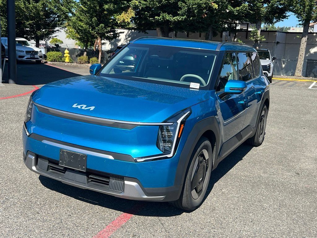 Certified 2024 Kia EV9 Wind AWD/4WD image 3