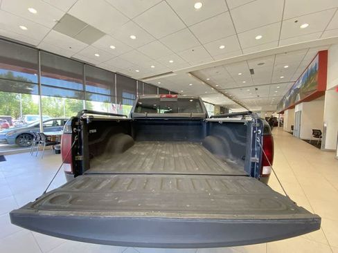 Used 2017 RAM 1500 Classic SLT AWD/4WD image 22