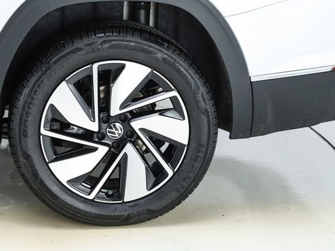 New 2026 Volkswagen Atlas SEL image 6