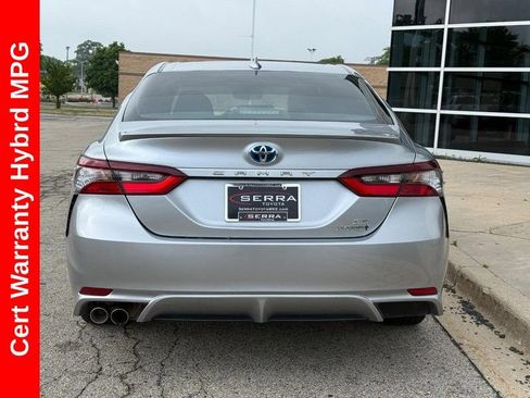 Used 2022 Toyota Camry SE FWD image 4