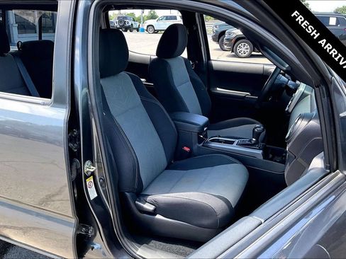 Used 2020 Toyota Tacoma TRD Off-Road AWD/4WD image 29