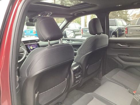 New 2025 Jeep Grand Cherokee L Laredo w/ Luxury Tech Group I image 23