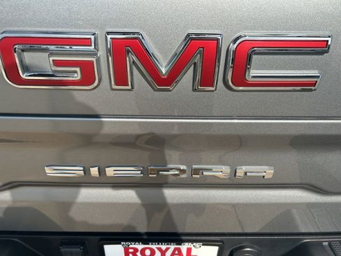 Used 2024 GMC Sierra 1500 SLT w/ SLT Premium Plus Package AWD/4WD image 30