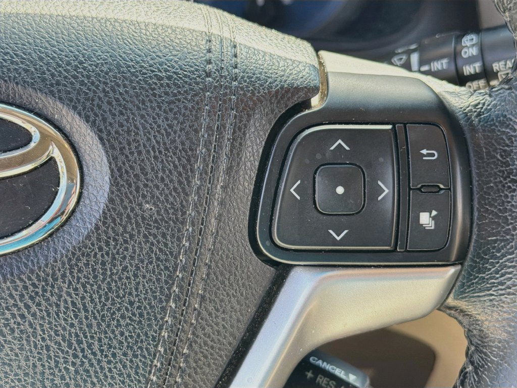 Used 2016 Toyota Sienna XLE FWD image 19
