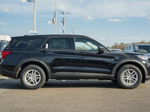 New 2026 Ford Explorer Active image 4