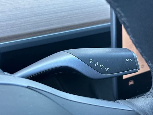 Used 2024 Tesla Model Y Long Range image 23