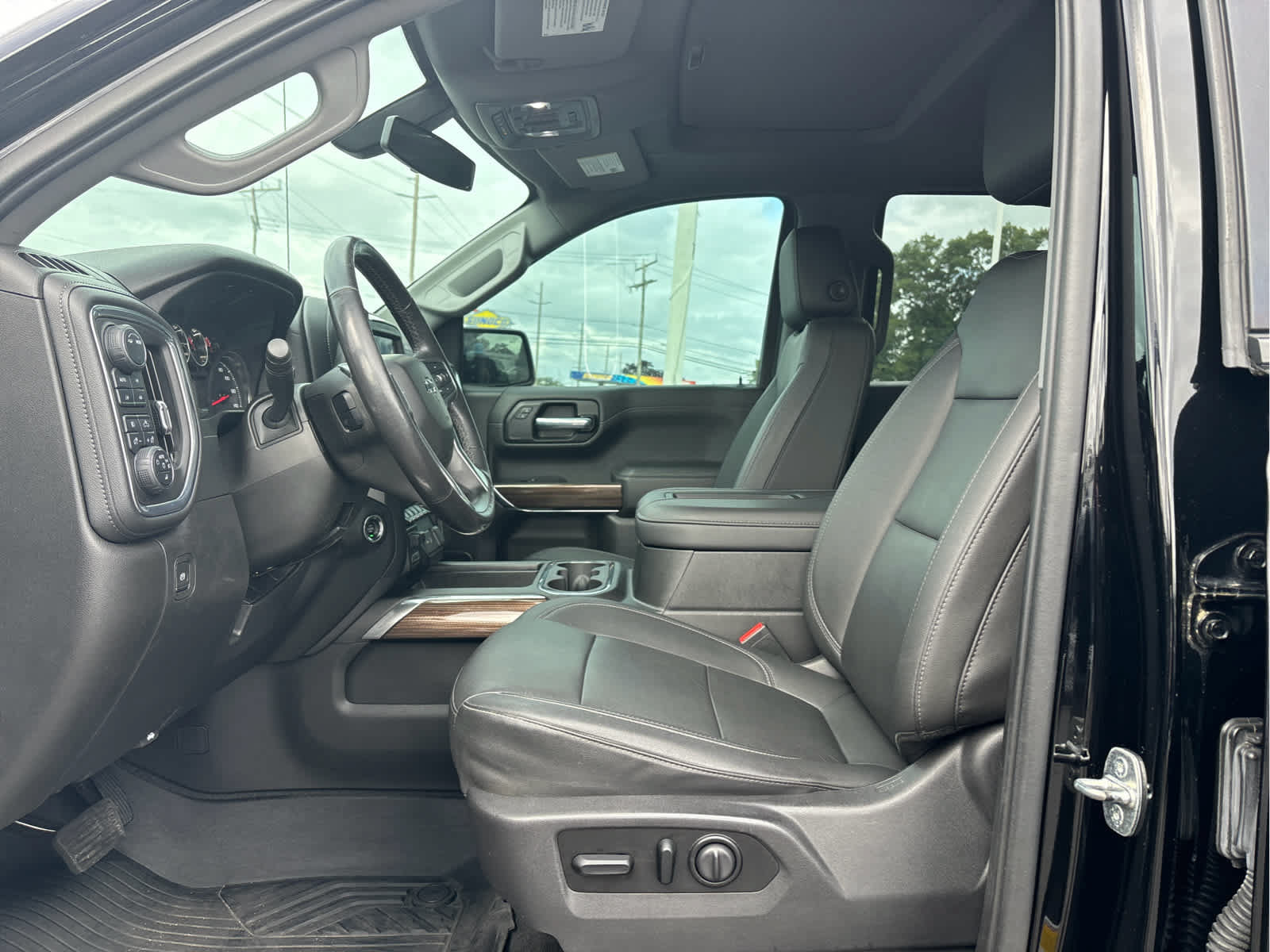 Used 2021 Chevrolet Silverado 1500 LT Trail Boss w/ Convenience Package II AWD/4WD image 8