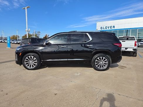 Used 2023 Chevrolet Traverse Premier image 8