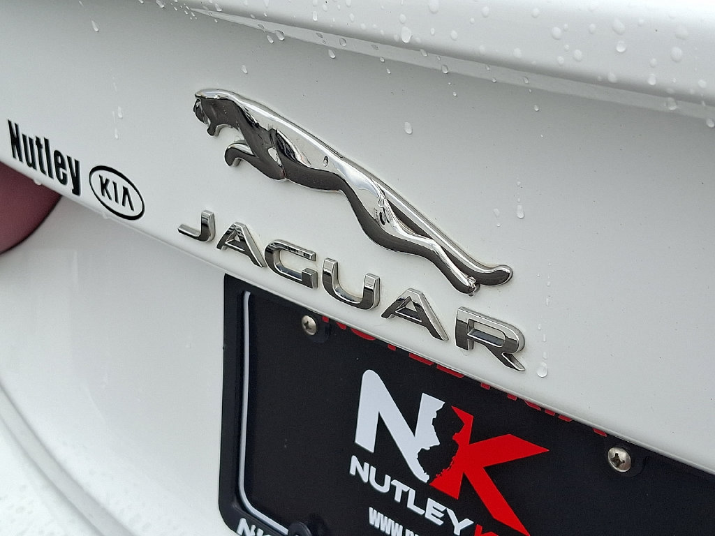 Used 2018 Jaguar XE Premium AWD/4WD image 29