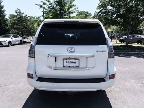 Used 2014 Lexus GX 460 w/ Premium Package AWD/4WD image 9