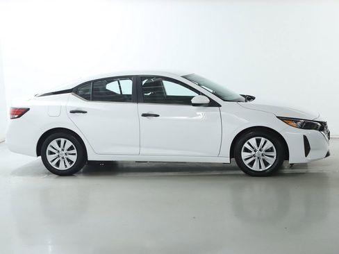Used 2024 Nissan Sentra S image 11