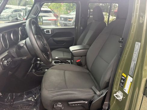 Used 2021 Jeep Wrangler Unlimited Sport AWD/4WD image 12