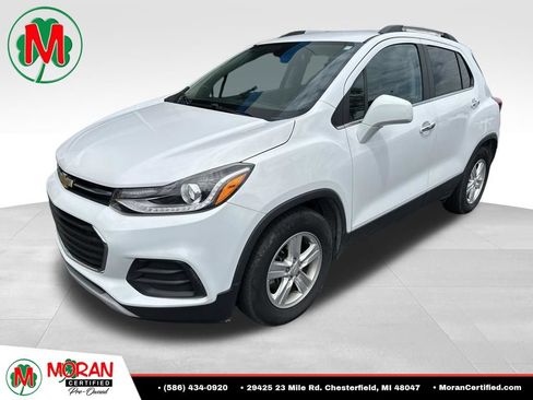 Used 2018 Chevrolet Trax LT w/ LT Convenience Package FWD image 1