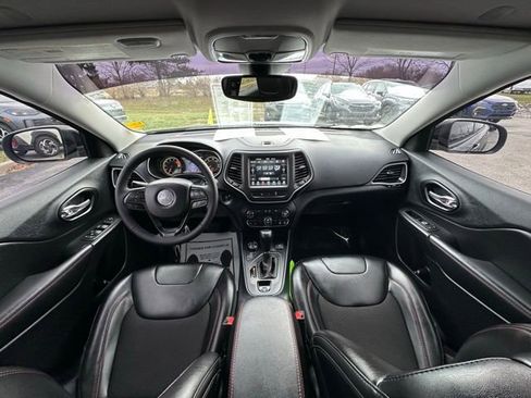 Used 2022 Jeep Cherokee Trailhawk w/ Comfort/Convenience Group image 13