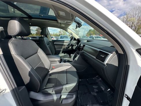 Used 2023 Volkswagen Atlas SE w/ Panoramic Sunroof Package image 30