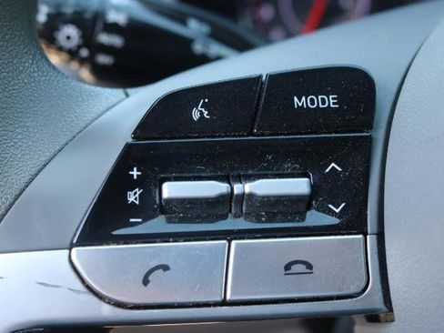 Used 2023 Hyundai Elantra SEL FWD image 6