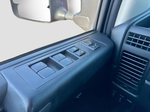 Used 2008 Nissan Titan LE w/ Tow Pkg image 25