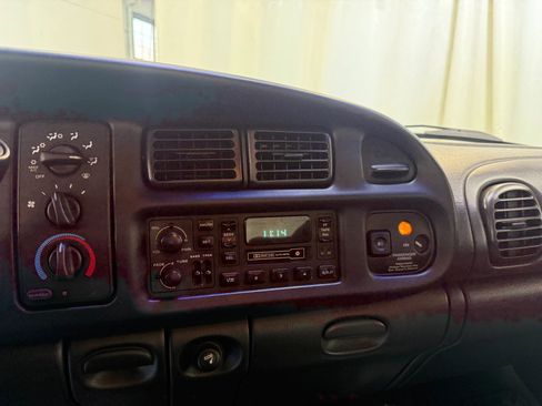 Used 1998 Dodge Ram 1500 Truck 4x4 Regular Cab image 36