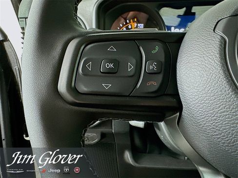 New 2025 Jeep Gladiator Sport image 28