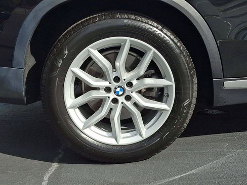 Used 2022 BMW X5 xDrive40i w/ Premium Package AWD/4WD image 8