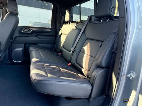 Used 2024 Chevrolet Silverado 3500 High Country w/ Technology Package image 23