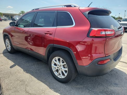 Used 2015 Jeep Cherokee Latitude w/ Comfort/Convenience Group FWD image 4