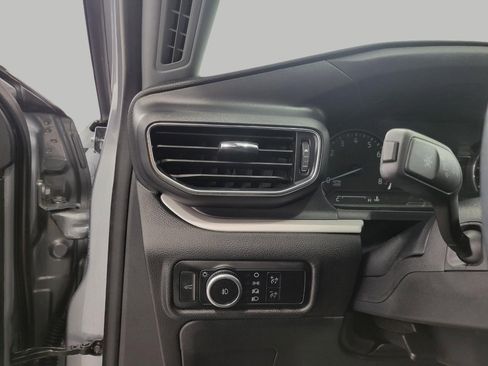 Used 2023 Ford Explorer XLT w/ Equipment Group 202A image 11