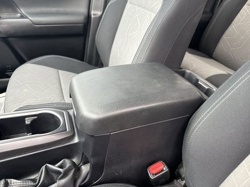 Used 2022 Toyota Tacoma TRD Sport w/ Technology Package AWD/4WD image 25