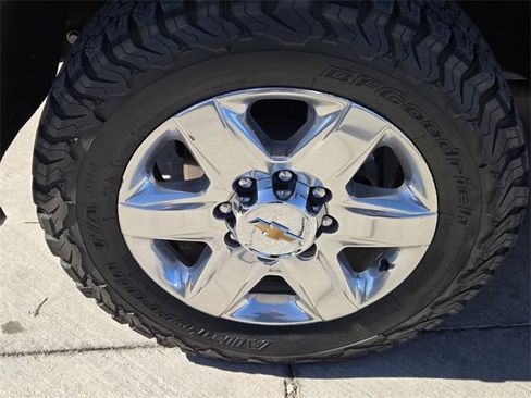 Certified 2021 Chevrolet Silverado 2500 LTZ w/ Z71 Chrome Sport Edition image 9