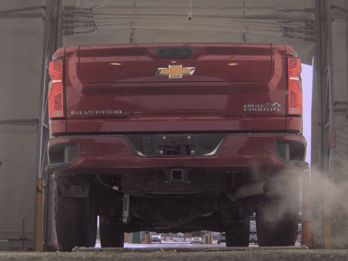 Used 2024 Chevrolet Silverado 2500 High Country w/ Technology Package image 7